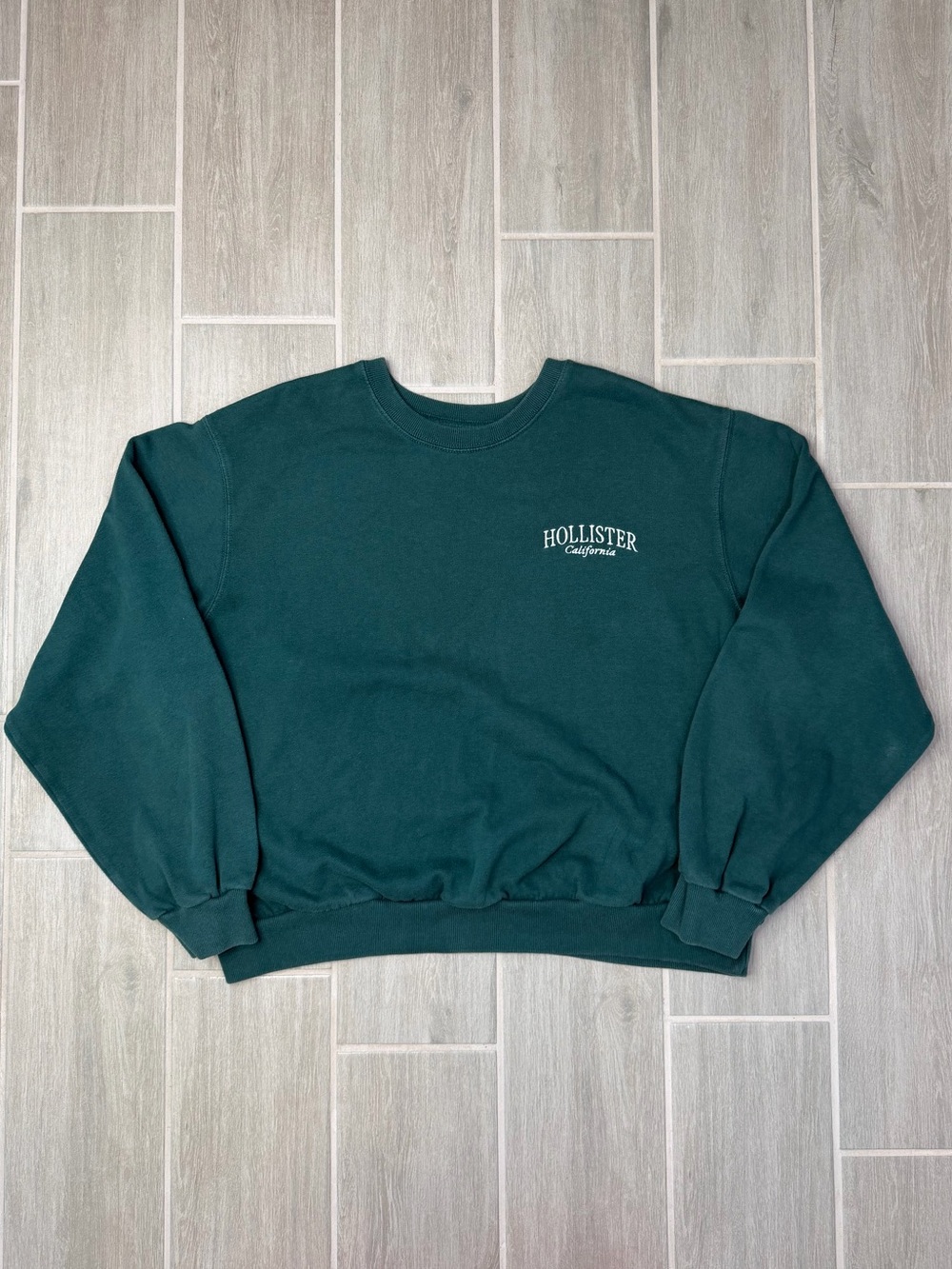 Hollister California Green Crewneck  Sweatshirt Relaxed Fit Women’s Medium